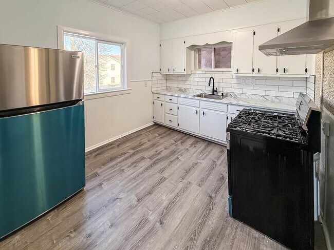 Building Photo - 90 Carlton Ave