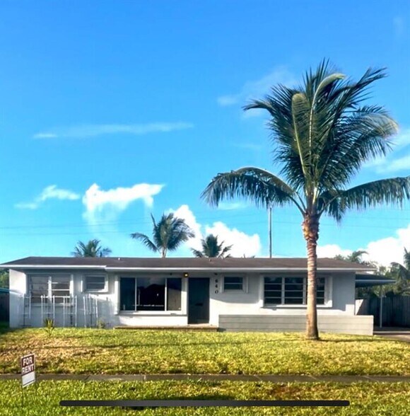 Primary Photo - 640 NE 23rd Ct