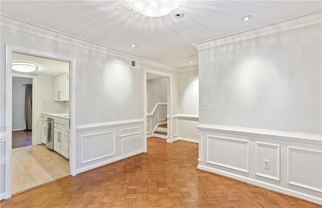 Building Photo - 36 Ivy Pkwy NE