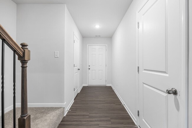 Building Photo - Location Location; 3 BR, 2.5 BA home