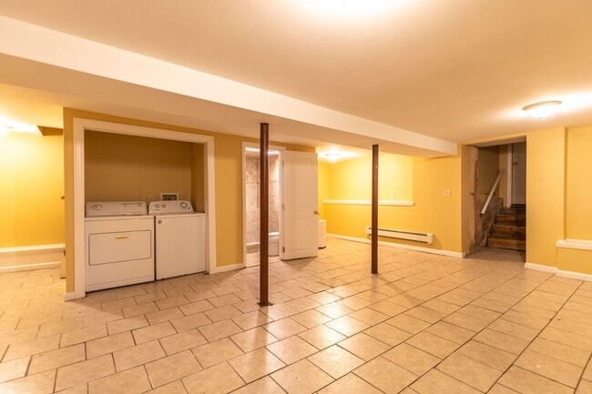 Building Photo - 4 Bedroom Single Family Cape