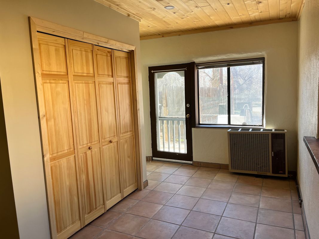 Building Photo - 410 Liebert St