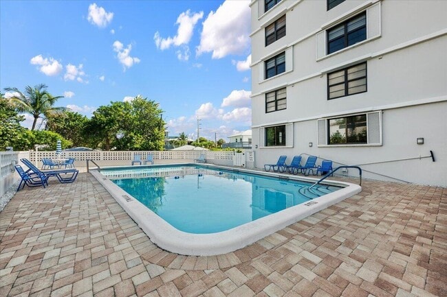 Building Photo - 911 Ocean Dr