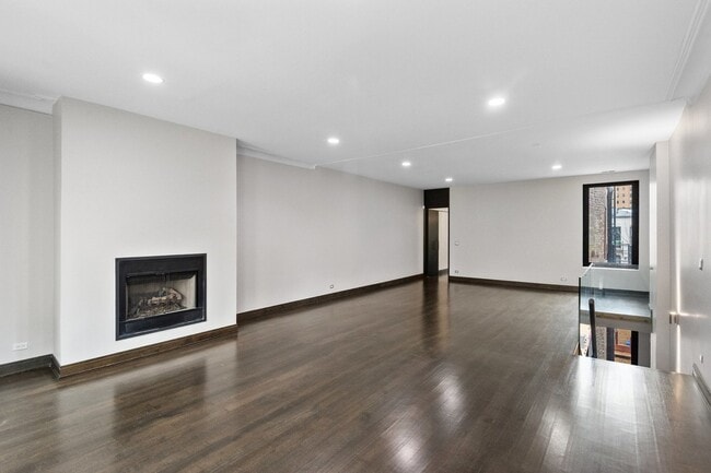 Building Photo - 44 E Cedar St