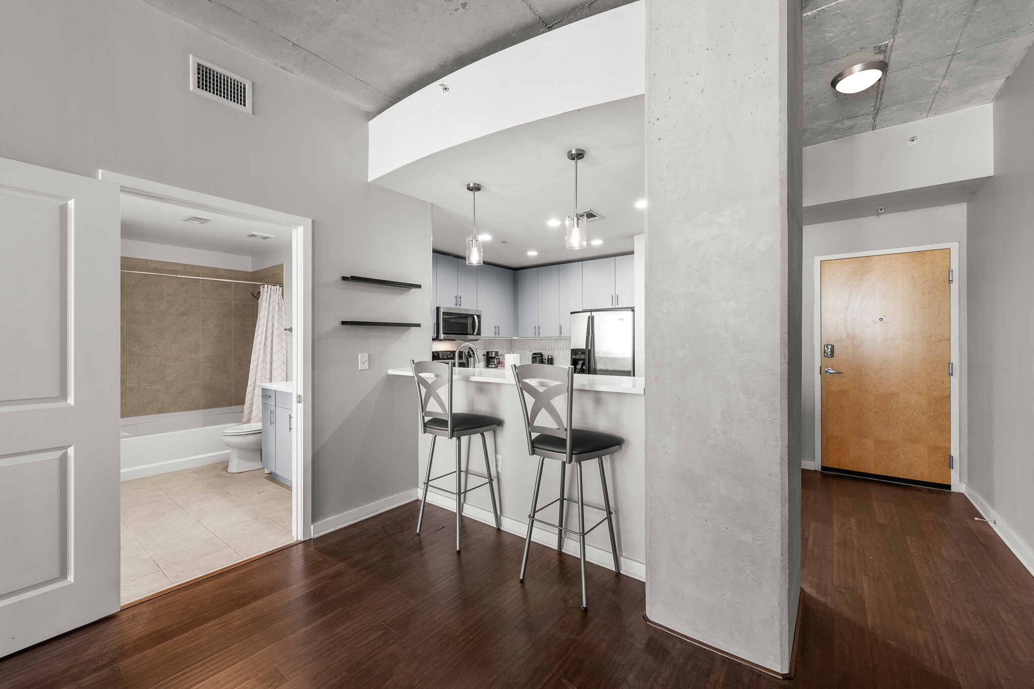 Building Photo - 777 N Ashley Dr