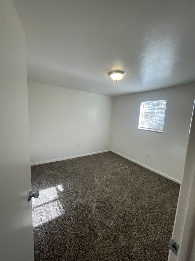 Building Photo - 1111 W Arroyo Ave