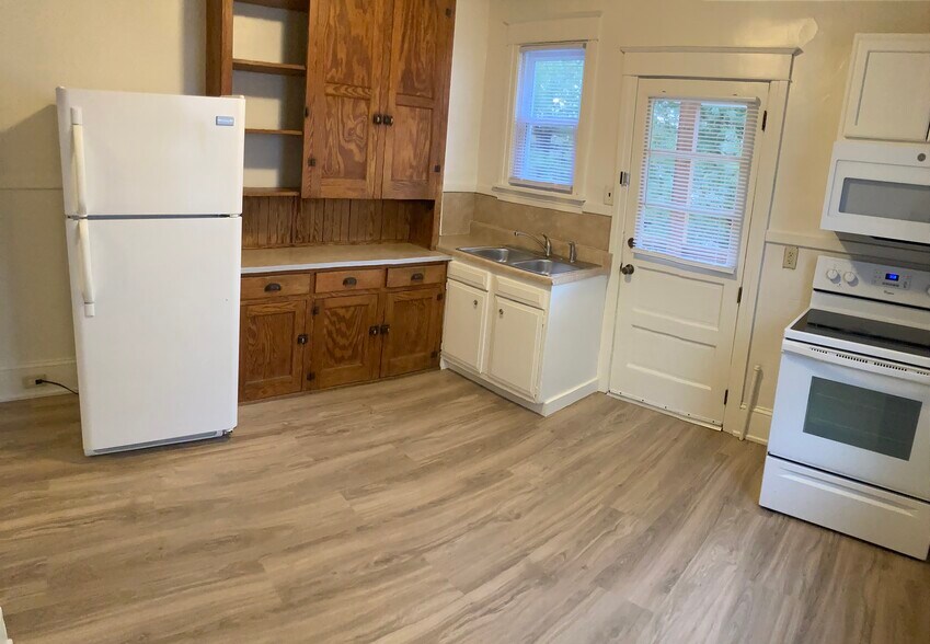 Building Photo - 117 N Montour St