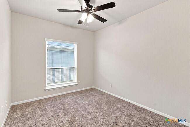 Building Photo - 2827 Fox River Dr