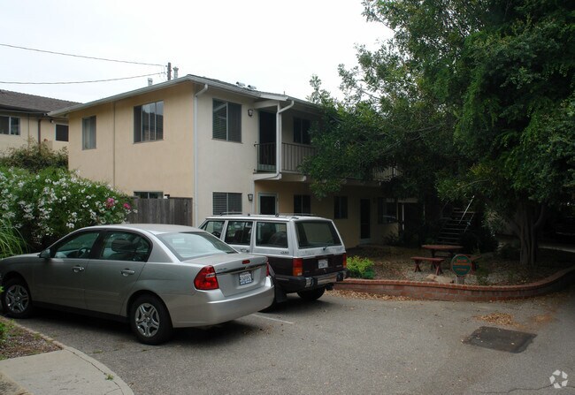 Primary Photo - Jaguar Apartments