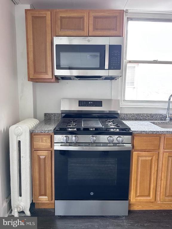 Building Photo - 415 Burmont Rd