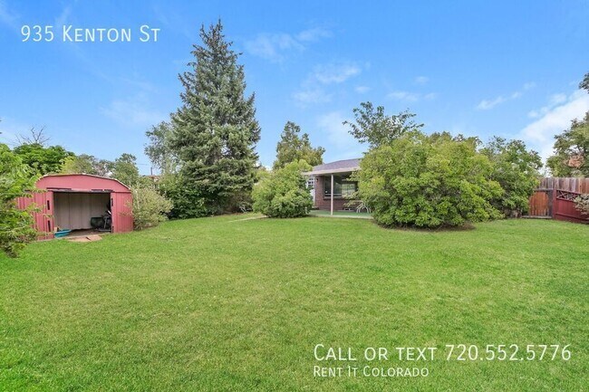 Building Photo - 935 Kenton St