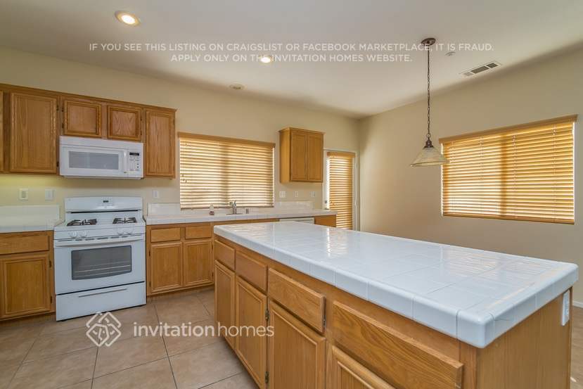 Building Photo - 7833 Calle Del Rio St