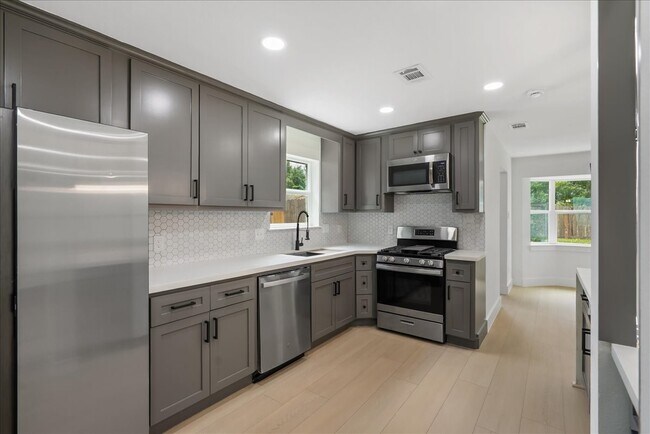Building Photo - 3234 Cherry Springs Dr