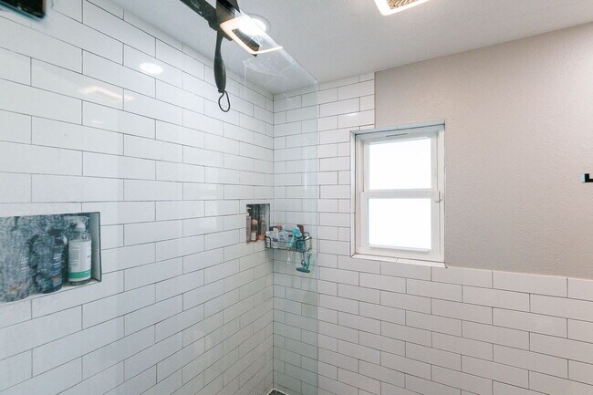 Building Photo - Discover Your Oasis: Spacious 3-Bed Lubboc...