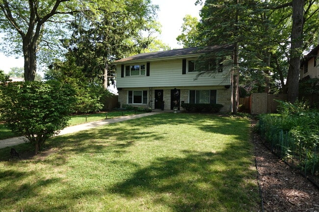 Building Photo - 419 Greenleaf Ave