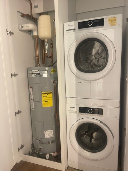 Building Photo - 987 Queen St