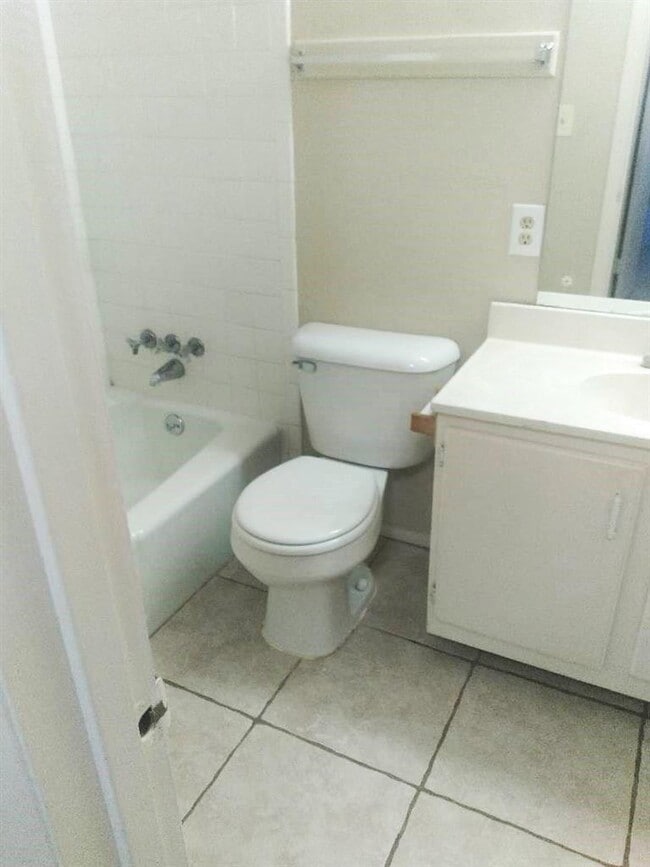 Building Photo - 7011 SW Westchester Cir