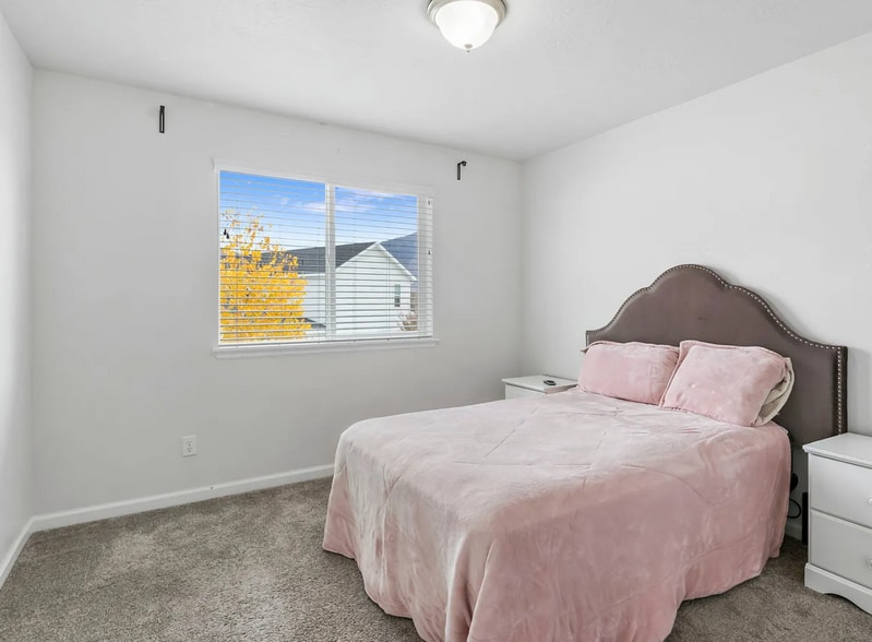 Building Photo - 743 W 1150 S