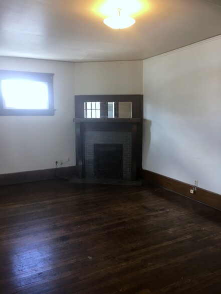 Building Photo - 588 Schiller Ave