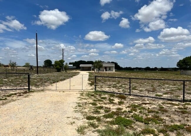 Building Photo - 2-Bedroom Barndominium