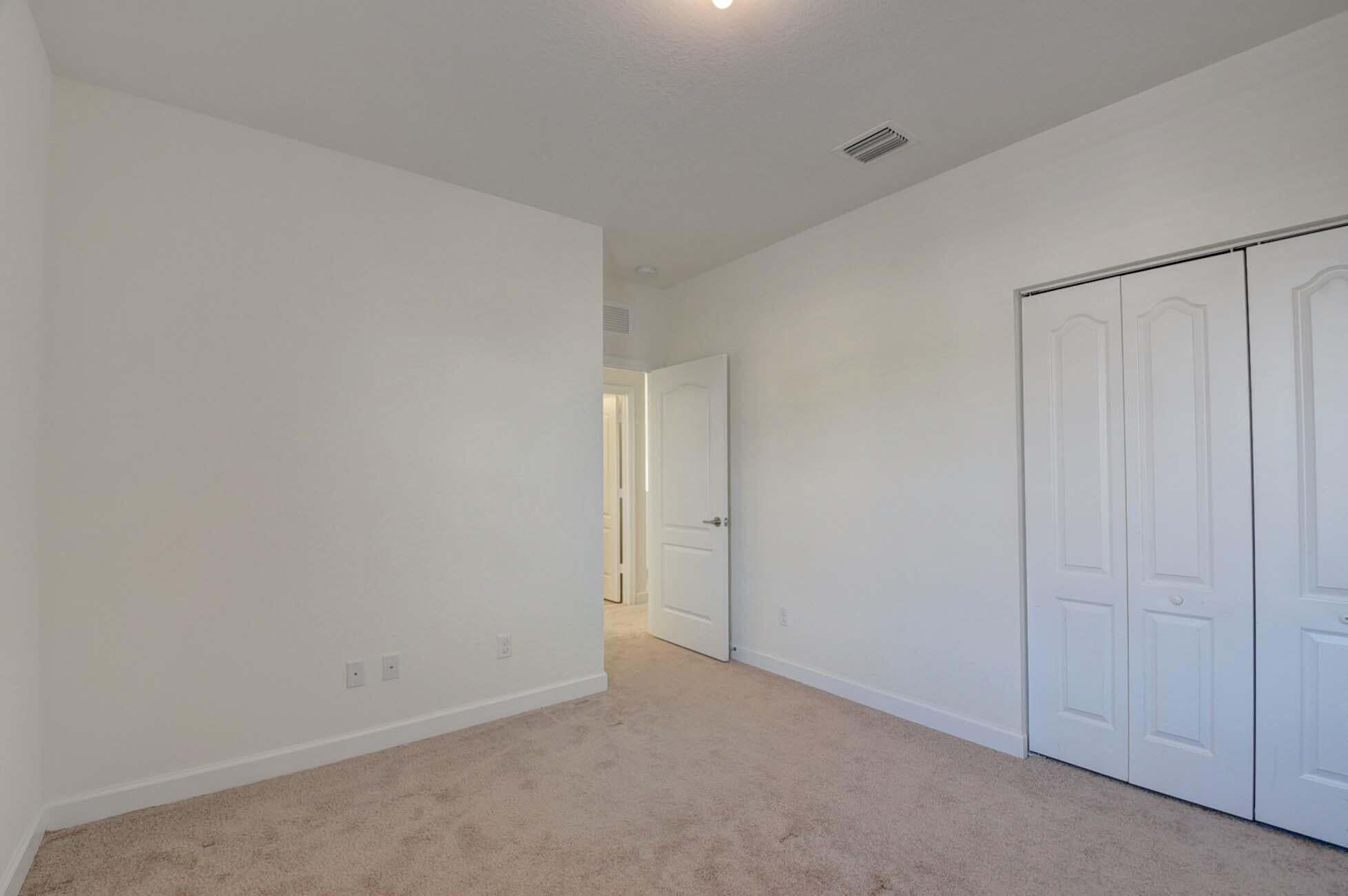Building Photo - 8834 Willow Cove Ln