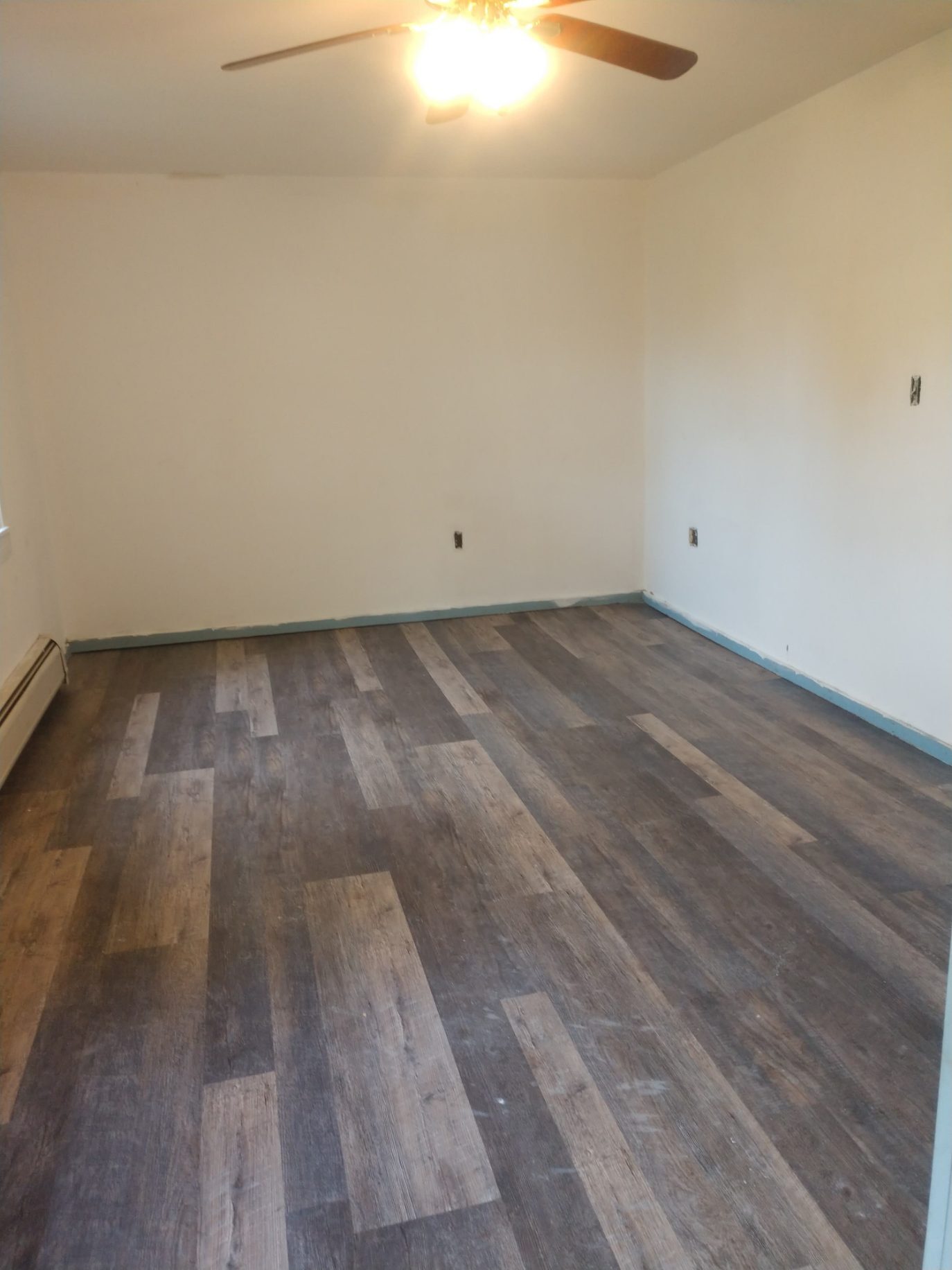 Deep room. - 122 Dewey avenue