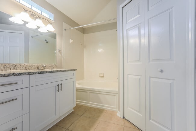 Building Photo - 7541 Oxford Garden Cir