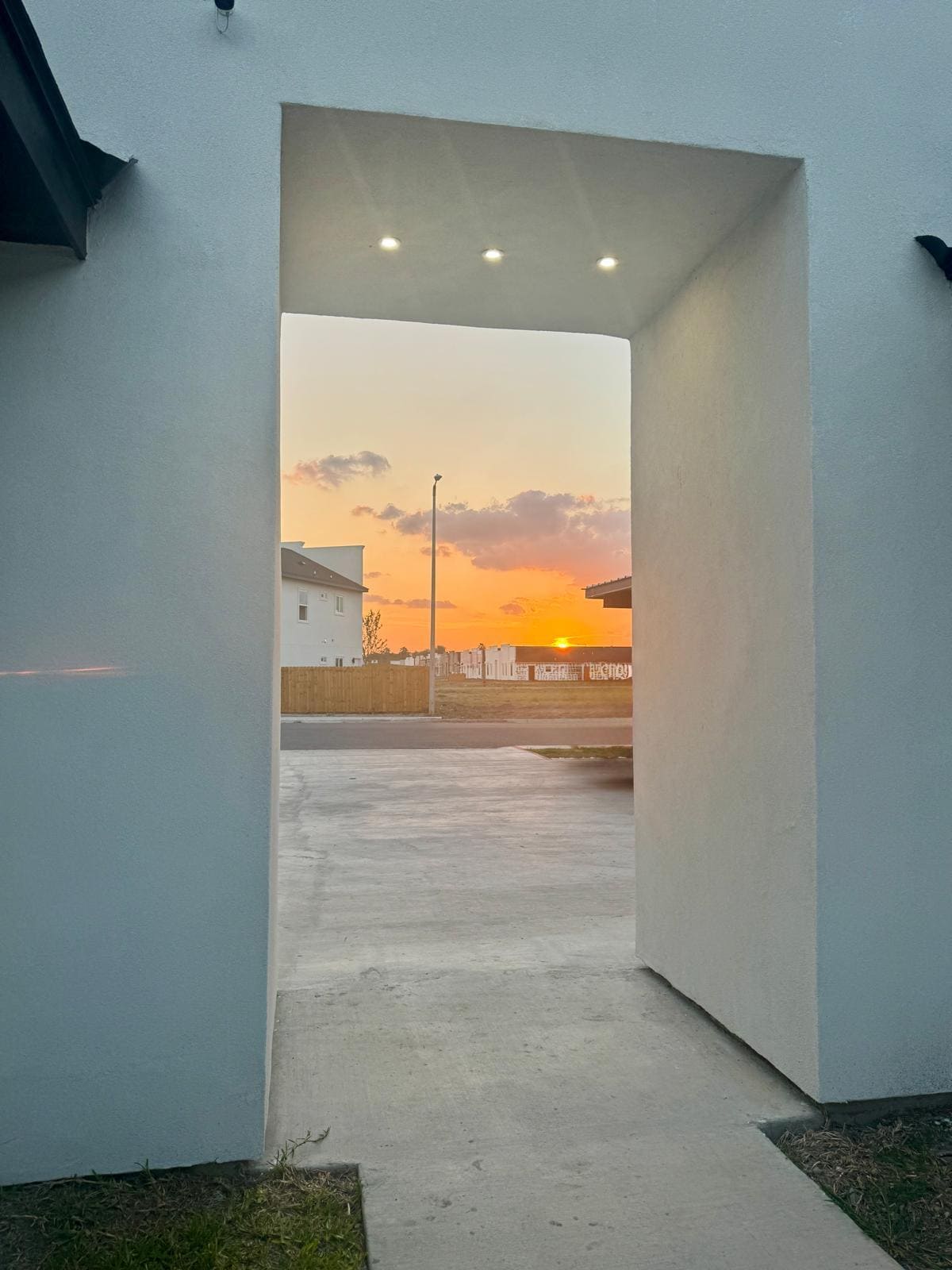 Building Photo - 104 N Dove St