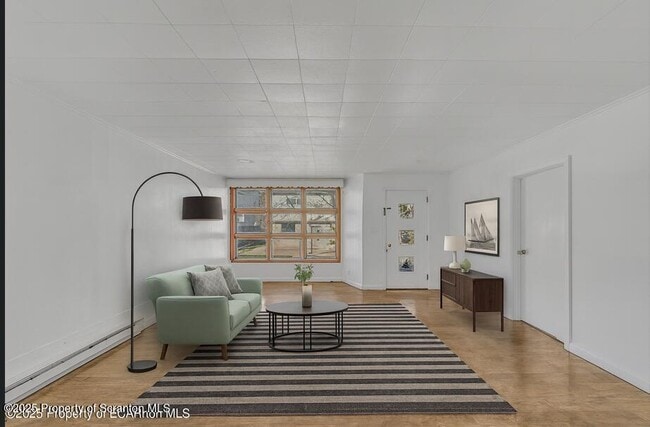 Building Photo - 53 Sobieski St