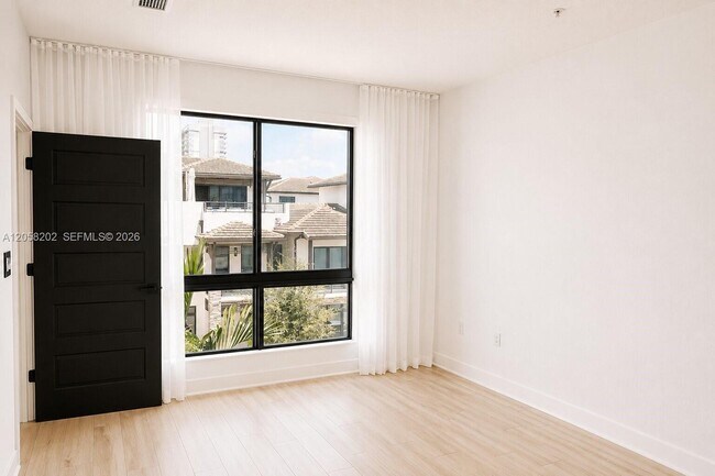 Building Photo - 4740 NW 84th Ct
