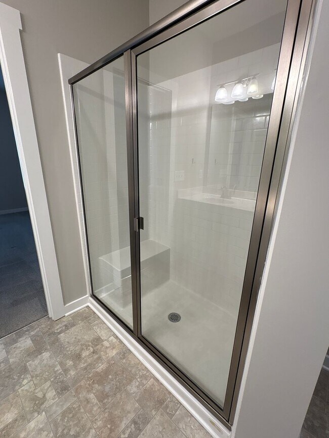 Building Photo - Beautiful 3 Bed 2 Bath Home in Shelbyville