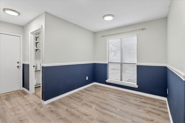Building Photo - 5410 Fox Run Dr