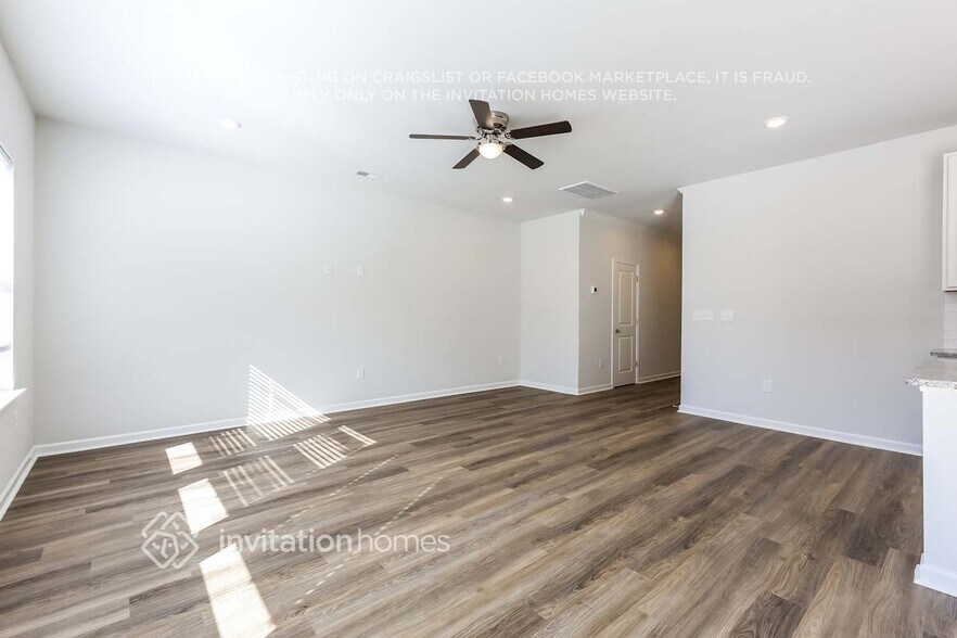 Building Photo - 4009 Zepelin Wy