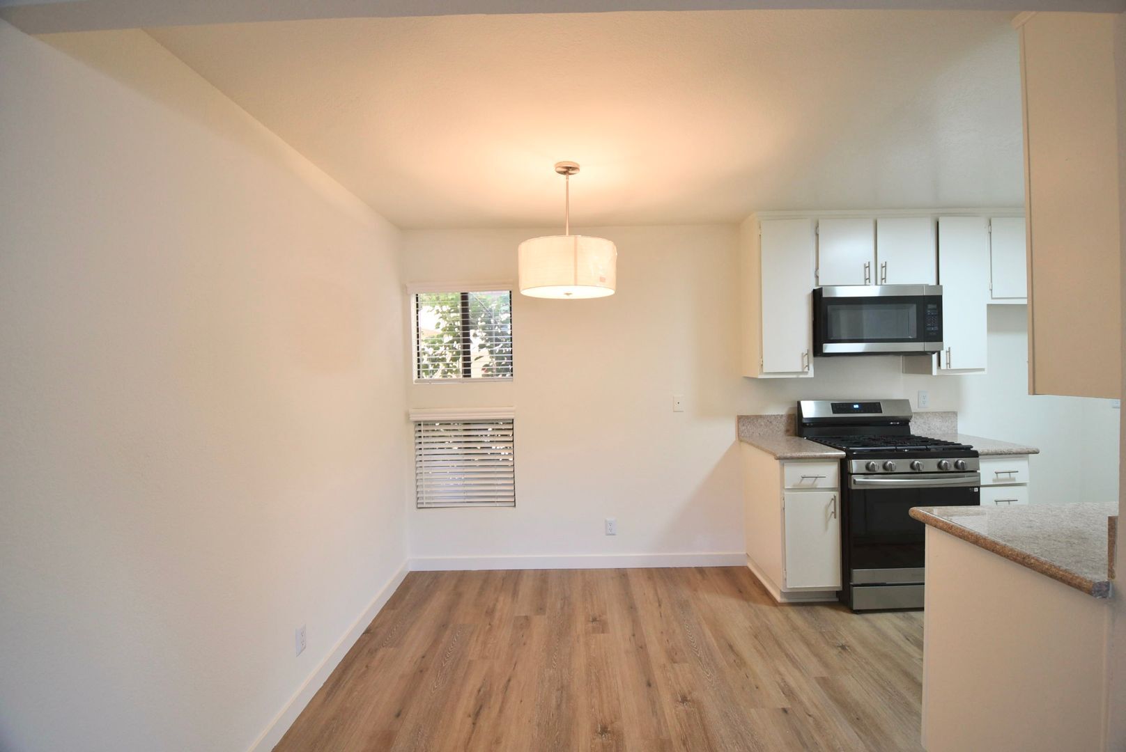 Building Photo - 5617 Woodman Ave