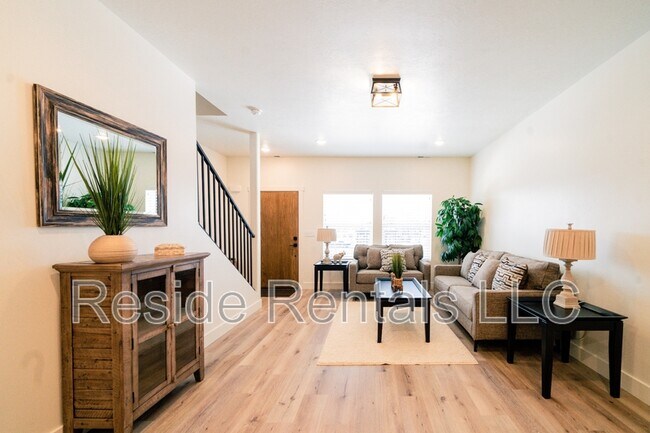 Building Photo - 254 Spring Creek Pky