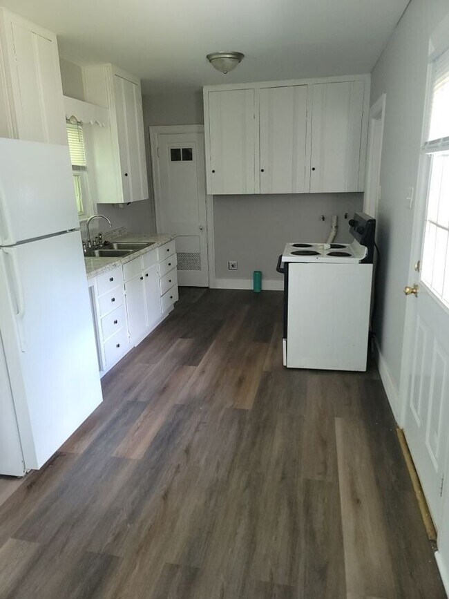 Building Photo - 3 Bedroom, 2 Bathroom in Lexington!