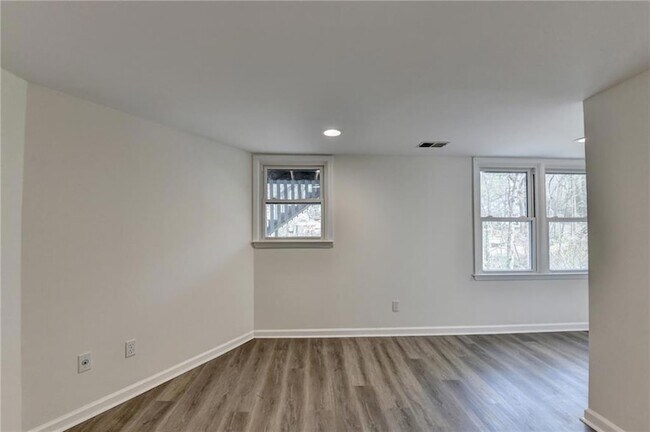 Building Photo - 3914 Granger Dr