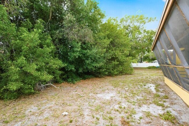 Building Photo - Remodeled 3/1 Home
