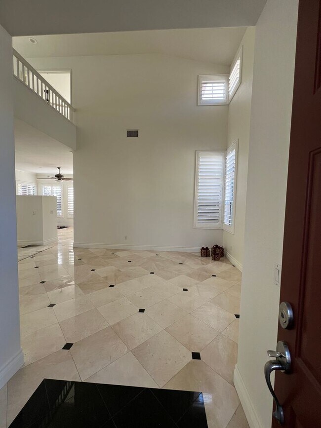 Building Photo - Beautifully Remodeled Poway Home