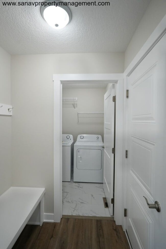 Building Photo - "Modern Comfort Meets Convenience: Your Ideal Home in Waukee"