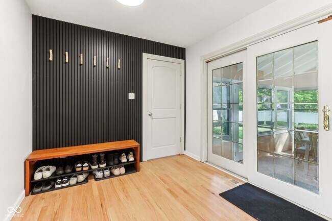 Building Photo - 521 Thornberry Dr