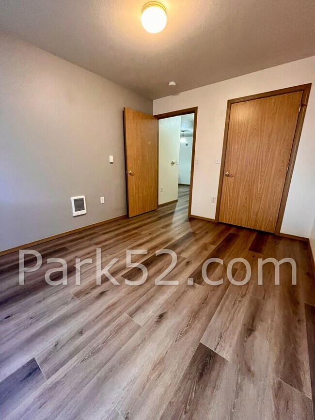 Building Photo - 1 Bedroom 1 Bathroom - Ground Floor - Bonney Lake Condo - #D2