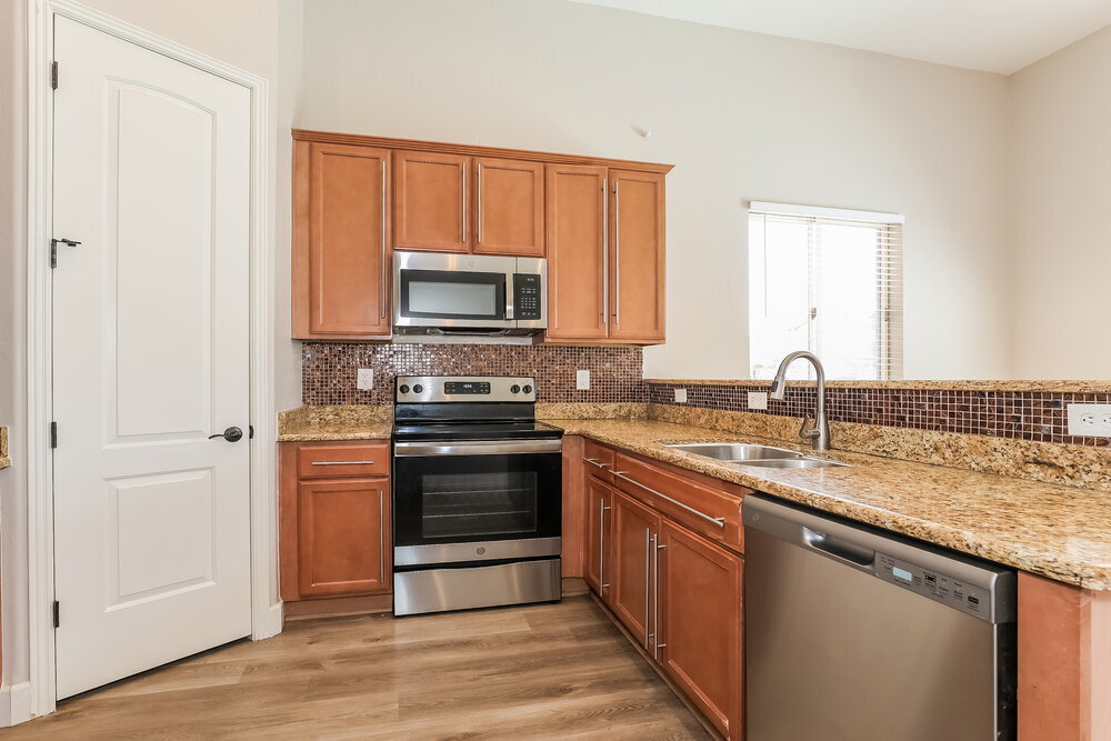 Building Photo - 6512 S 49th Dr