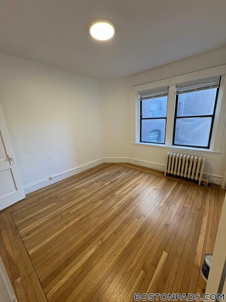 Building Photo - 52 Charlesgate E