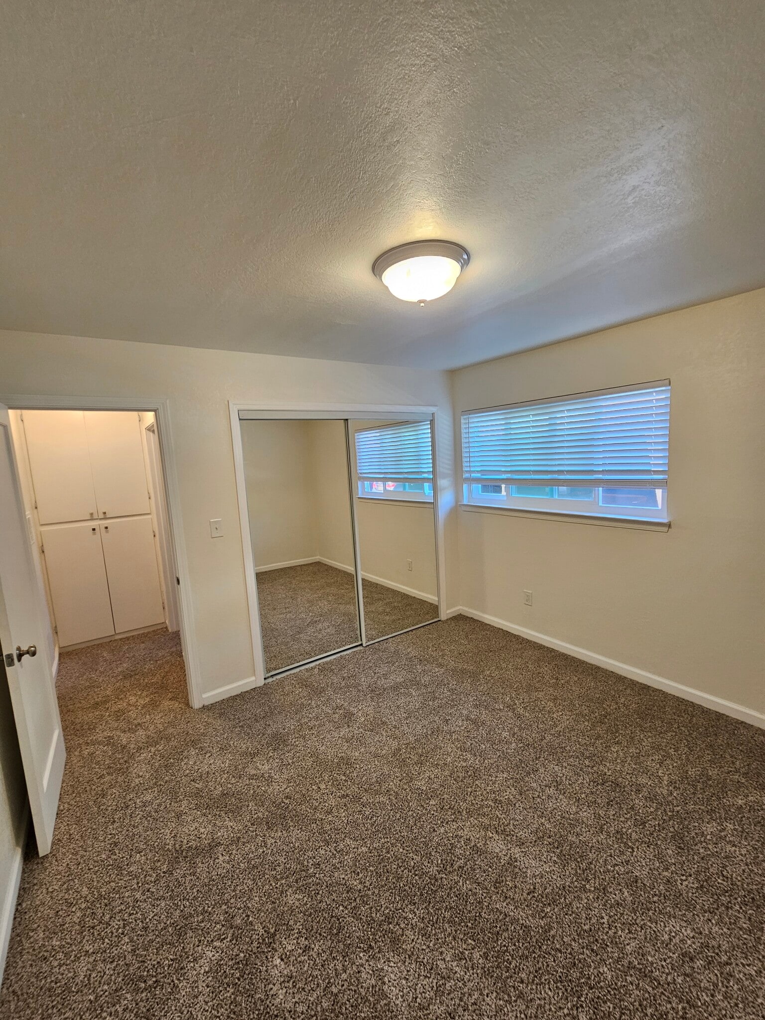 Building Photo - 875 Northrup St