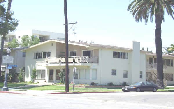 Primary Photo - 2231 E 1st St