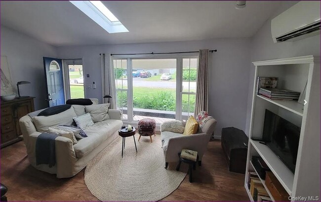 Building Photo - 20 Princeton St