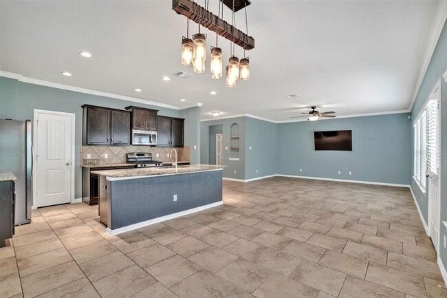 Building Photo - 617 Rancho Verde Dr
