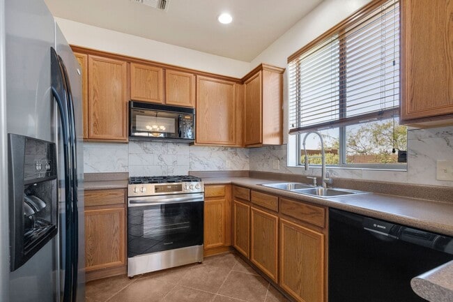 Building Photo - Beautiful 4 Bedroom 3 Bath Home in Vail