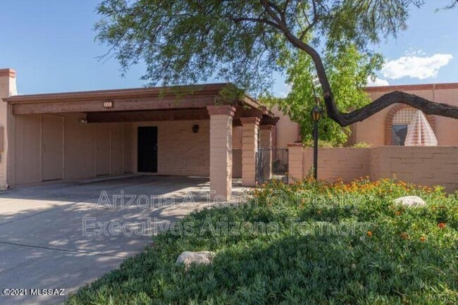 Building Photo - 4210 E Presidio Rd